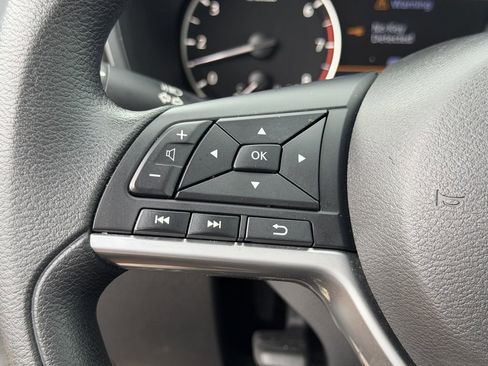 Used 2025 Nissan Altima 2.5 SV FWD image 23