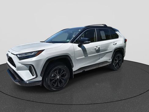 Used 2023 Toyota RAV4 XSE AWD/4WD image 10