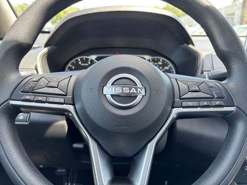Used 2025 Nissan Altima 2.5 SV FWD image 29
