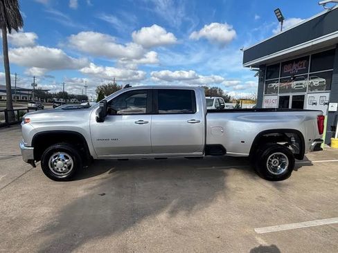 Used 2022 Chevrolet Silverado 3500 LT w/ Convenience Package image 7