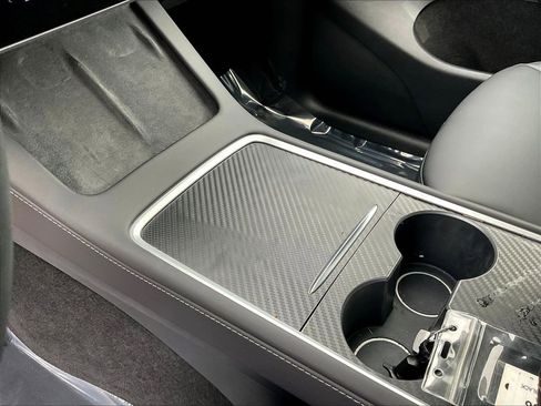 Used 2022 Tesla Model Y Performance AWD/4WD image 17