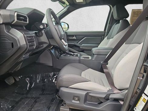 Used 2025 Toyota Tacoma TRD Off-Road image 15