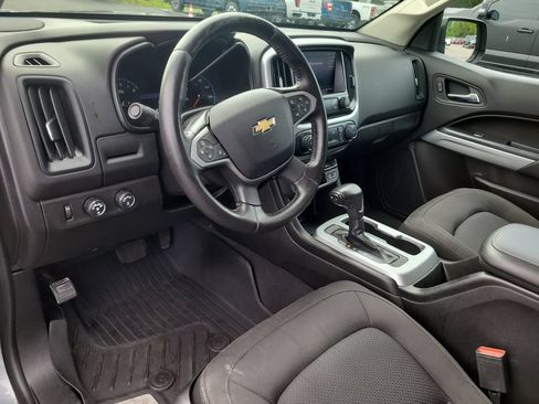 Used 2019 Chevrolet Colorado LT w/ LT Convenience Package AWD/4WD image 11