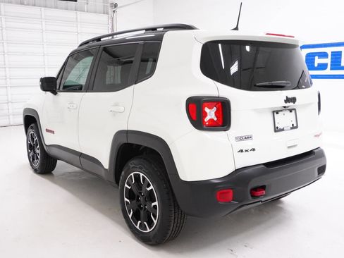 Used 2023 Jeep Renegade Trailhawk AWD/4WD image 9