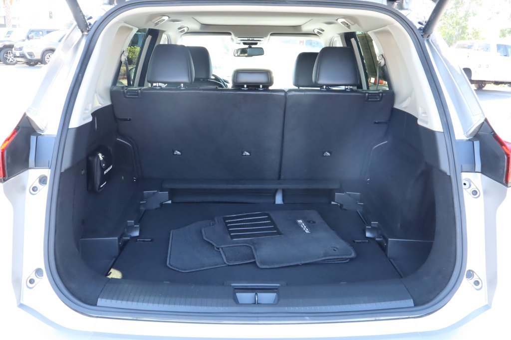 Used 2025 Nissan Rogue SL w/ SL Premium Package AWD/4WD image 32