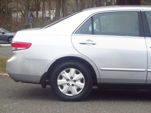 Used 2004 Honda Accord LX image 22