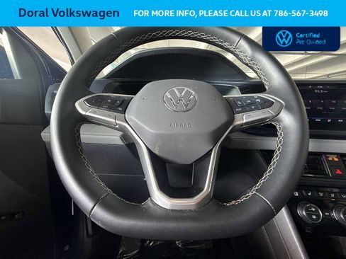 Used 2024 Volkswagen Taos SE image 15