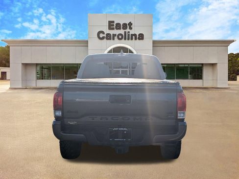 Used 2022 Toyota Tacoma SR image 4
