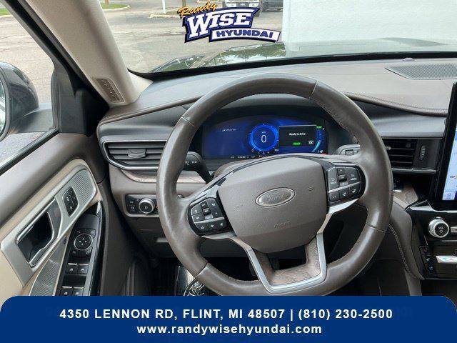 Used 2022 Ford Explorer Platinum AWD/4WD image 18
