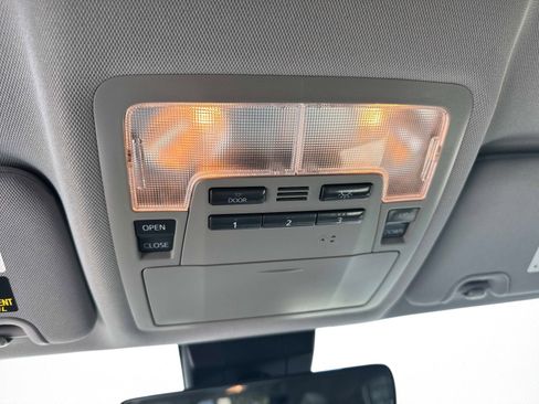 Used 2018 Toyota Highlander XLE image 28