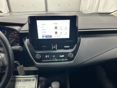Used 2025 Toyota Corolla LE image 25