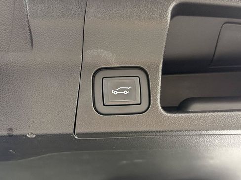 Used 2023 GMC Acadia Denali w/ Denali Ultimate Package FWD image 18