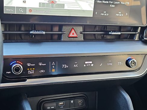 Used 2023 Kia Sportage EX image 16