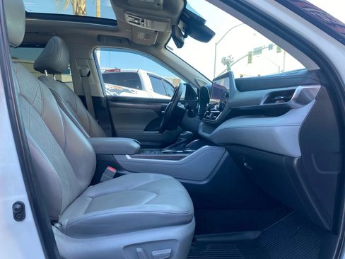 Used 2023 Toyota Highlander Platinum image 51
