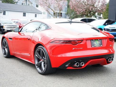 Used 2018 Jaguar F-TYPE R image 3