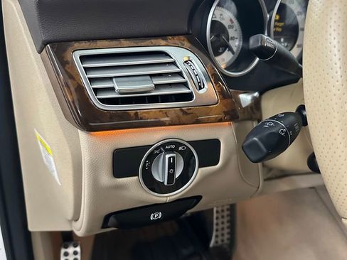 Used 2012 Mercedes-Benz CLS 550 4MATIC image 12