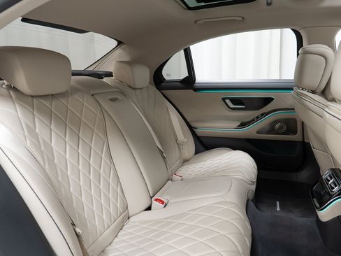 Certified 2023 Mercedes-Benz S 500 4MATIC image 25