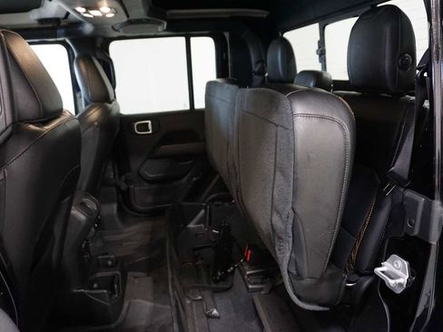 Used 2023 Jeep Gladiator Overland image 15