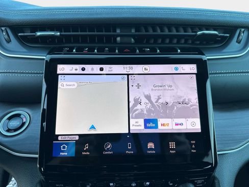 New 2025 Jeep Grand Cherokee Limited w/ Luxury Tech Group II AWD/4WD image 24