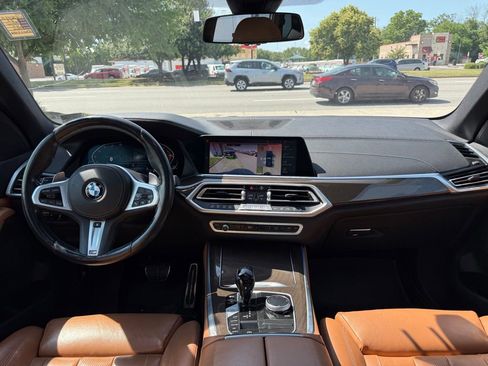 Used 2022 BMW X5 xDrive40i w/ M Sport Package AWD/4WD image 28