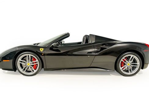 Used 2018 Ferrari 488 Spider RWD image 15
