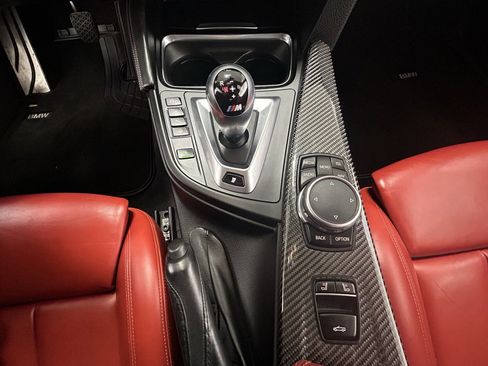Used 2016 BMW M4 Convertible image 26