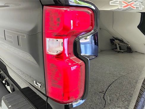 Used 2023 Chevrolet Silverado 1500 LT image 15