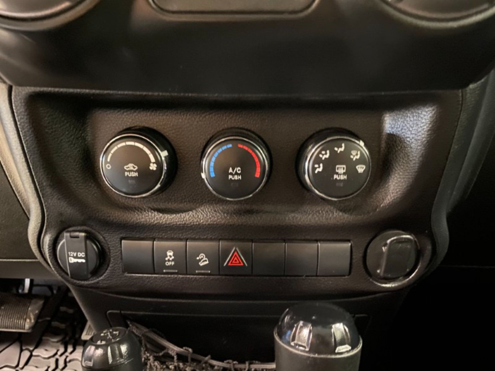 Used 2017 Jeep Wrangler Unlimited Sport AWD/4WD image 31