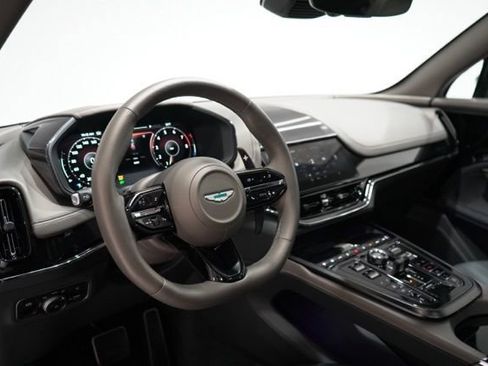 Used 2025 Aston Martin DBX 707 image 19