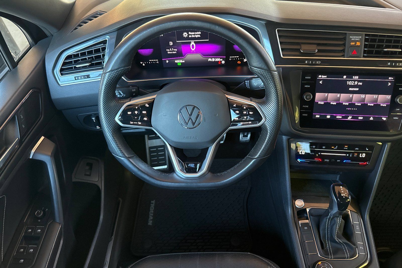 Used 2022 Volkswagen Tiguan SE R-Line AWD/4WD image 19