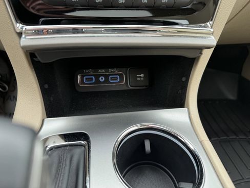 Used 2020 Jeep Grand Cherokee Limited image 31