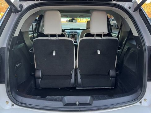 Used 2017 Ford Explorer Platinum image 13