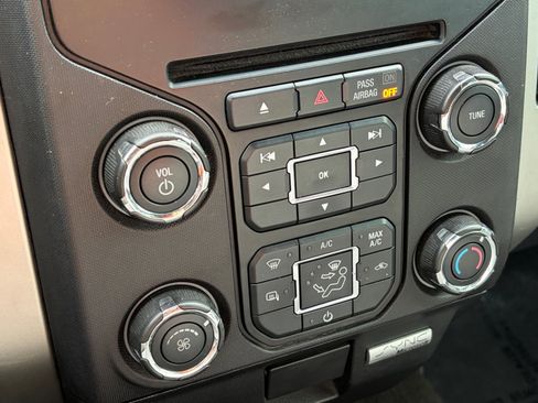 Used 2013 Ford F150 XLT w/ XLT Chrome Pkg image 25