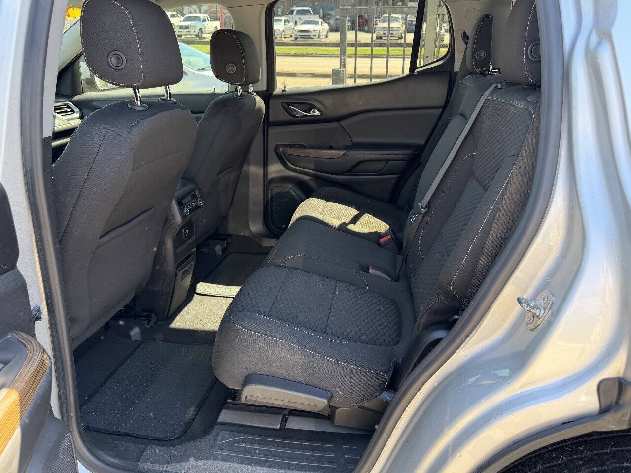 Used 2018 GMC Acadia SLE w/ LPO, Floor Liner Package FWD image 21