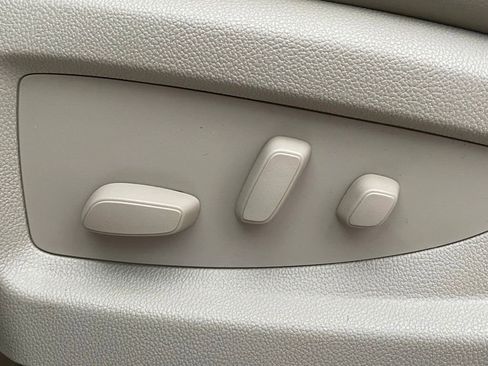 Used 2016 GMC Yukon XL Denali image 12