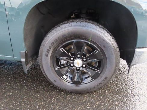 Used 2025 Chevrolet Silverado 1500 LT AWD/4WD image 10