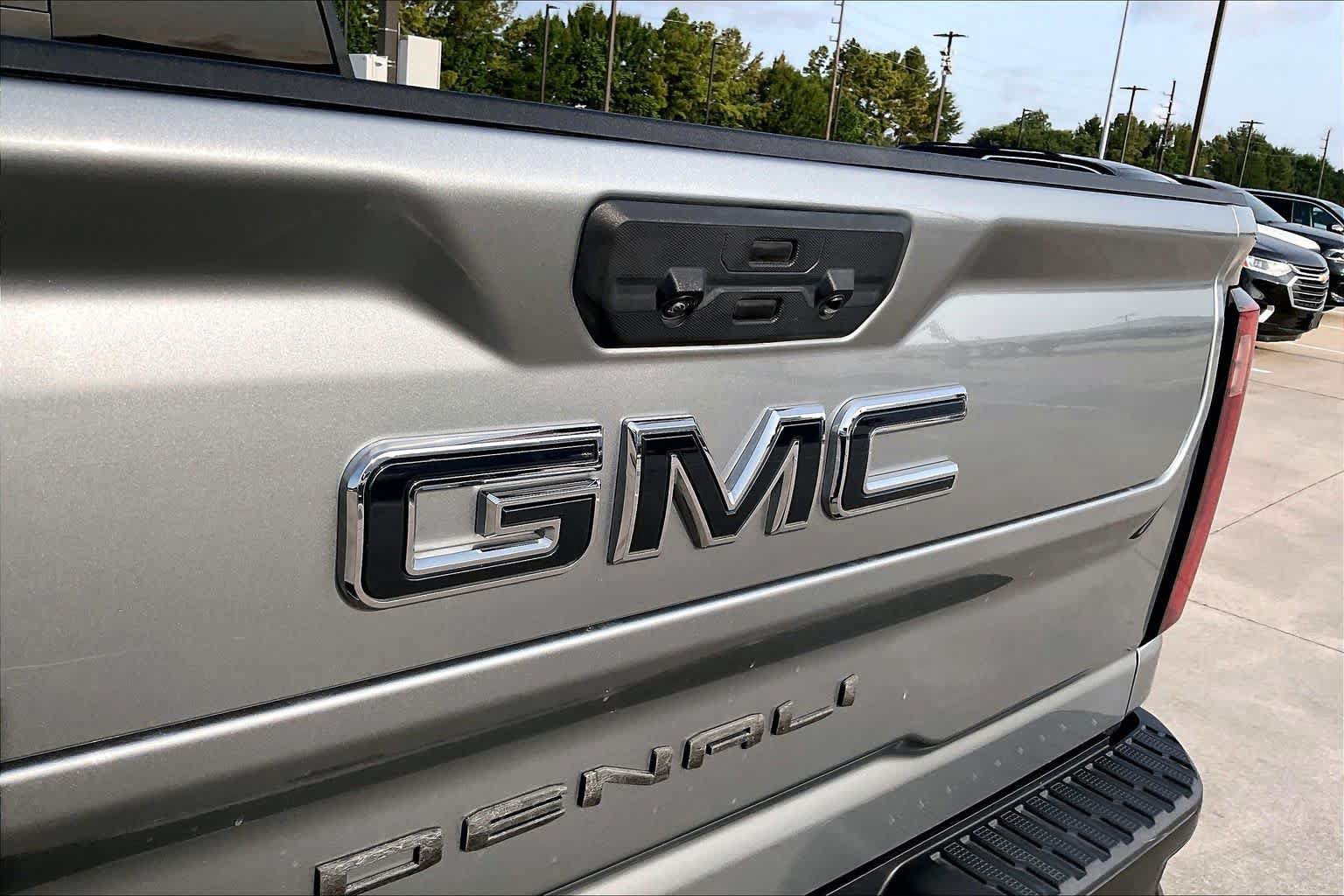 Used 2024 GMC Sierra 2500 Denali Ultimate AWD/4WD image 61