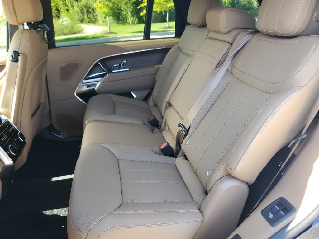 New 2026 Land Rover Range Rover Long Wheelbase SE AWD/4WD image 33
