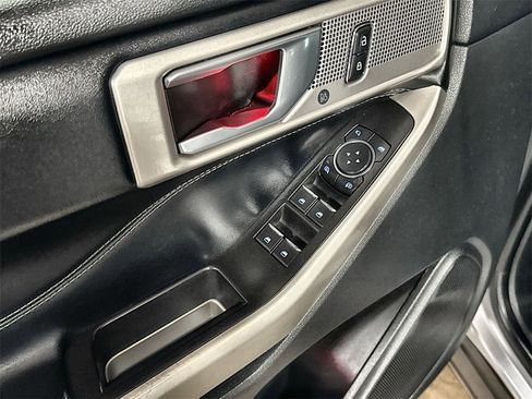 Used 2022 Ford Explorer Limited image 14