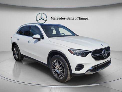 Certified 2025 Mercedes-Benz GLC 300 image 4