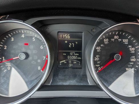 Used 2016 Volkswagen Jetta Sport image 31