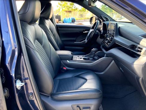 Used 2021 Toyota Highlander XSE image 9