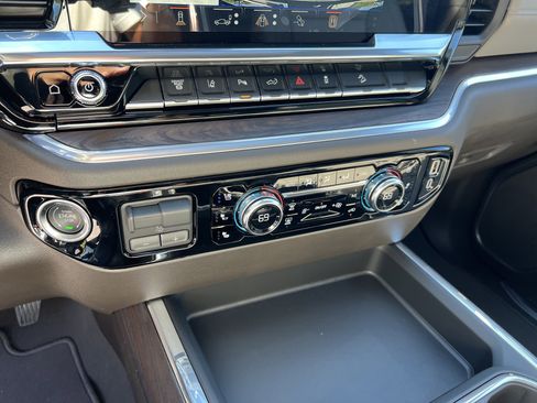 New 2026 GMC Sierra 2500 SLT w/ SLT Premium Package image 32