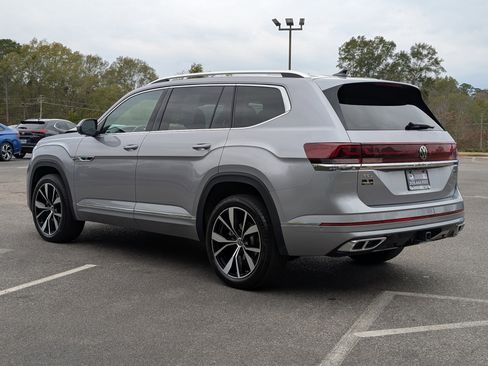 Used 2024 Volkswagen Atlas SEL Premium R-Line image 7