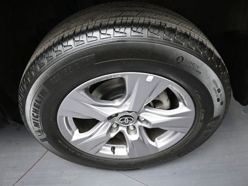 Certified 2022 Toyota RAV4 XLE image 15