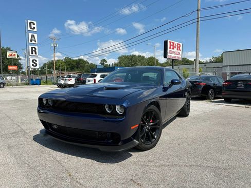 Used 2017 Dodge Challenger SXT Plus RWD image 1