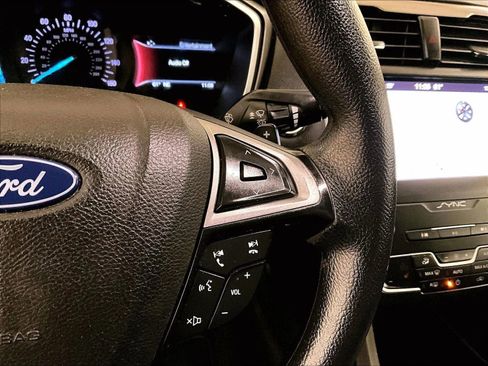 Used 2019 Ford Fusion SE AWD/4WD image 18