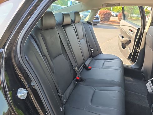 Used 2023 Honda Accord Touring image 12