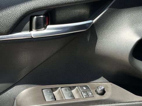 Used 2024 Toyota Camry SE FWD image 21
