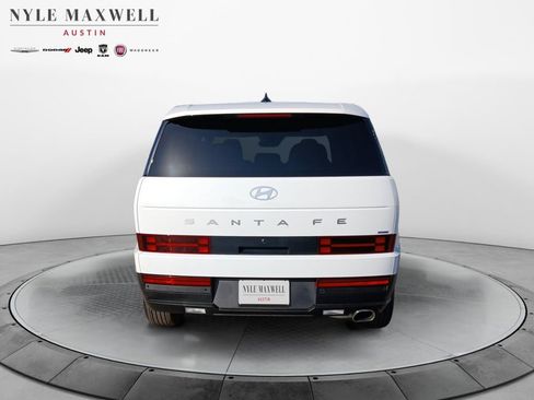 Used 2025 Hyundai Santa Fe SE AWD/4WD image 15